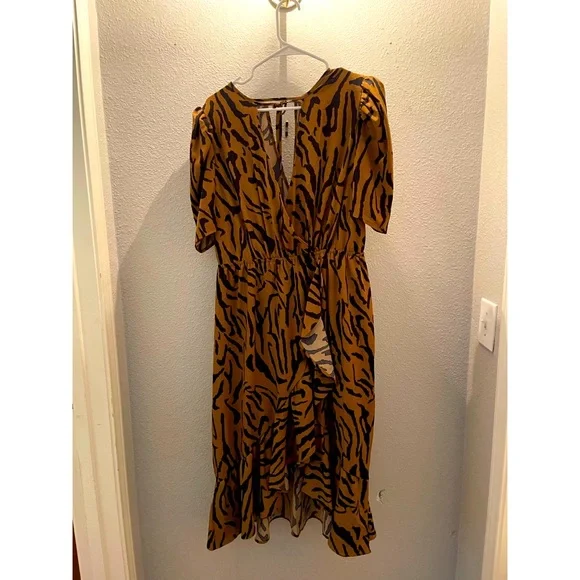 Nasty Gal ‘Easy Tiger’ Plus Wrap midi New, never worn with tags